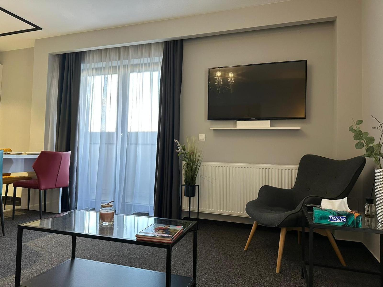 Luxury Glam Apartments & Studios Near Coresi Mall Brasov Ngoại thất bức ảnh