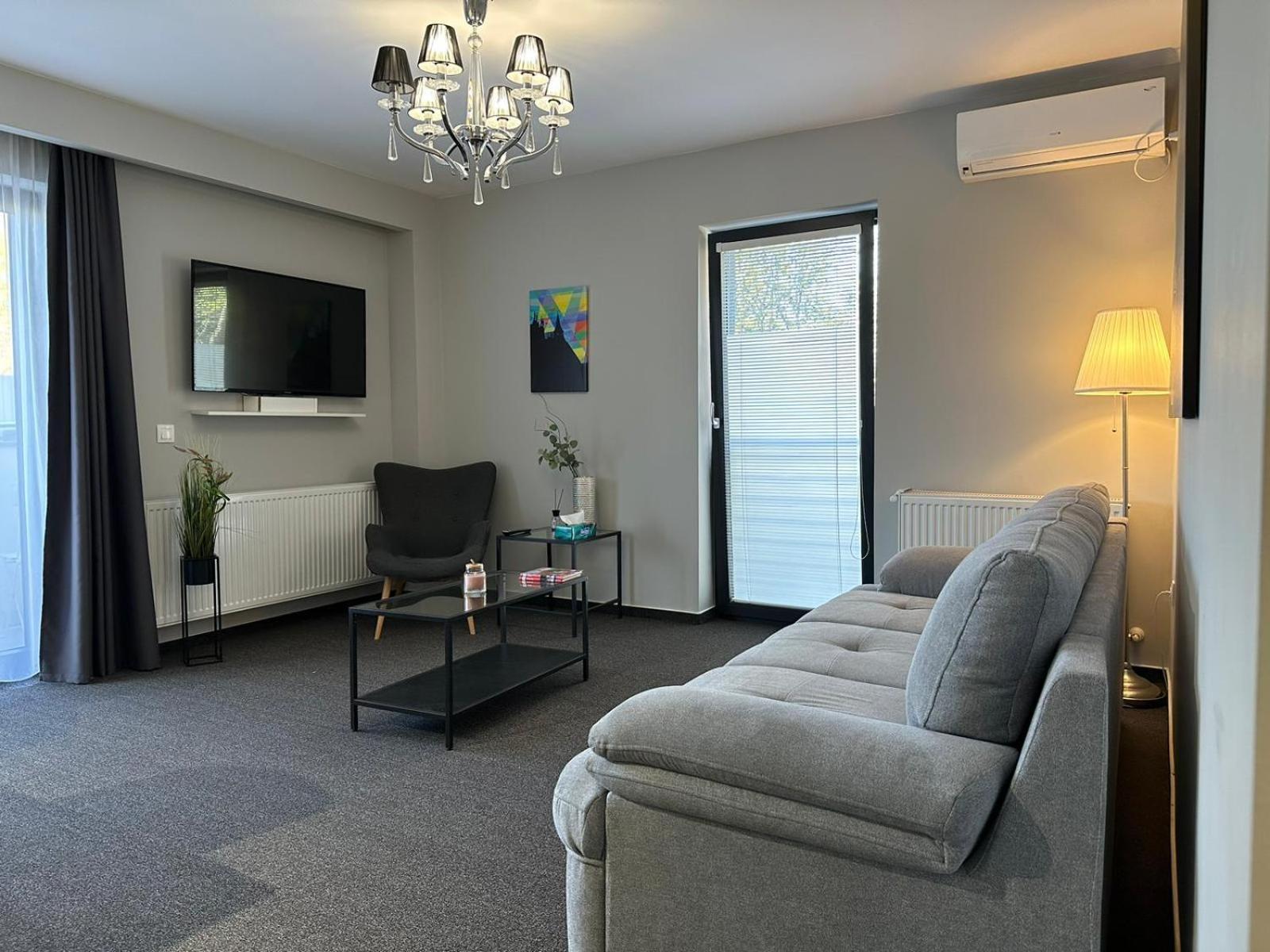 Luxury Glam Apartments & Studios Near Coresi Mall Brasov Ngoại thất bức ảnh