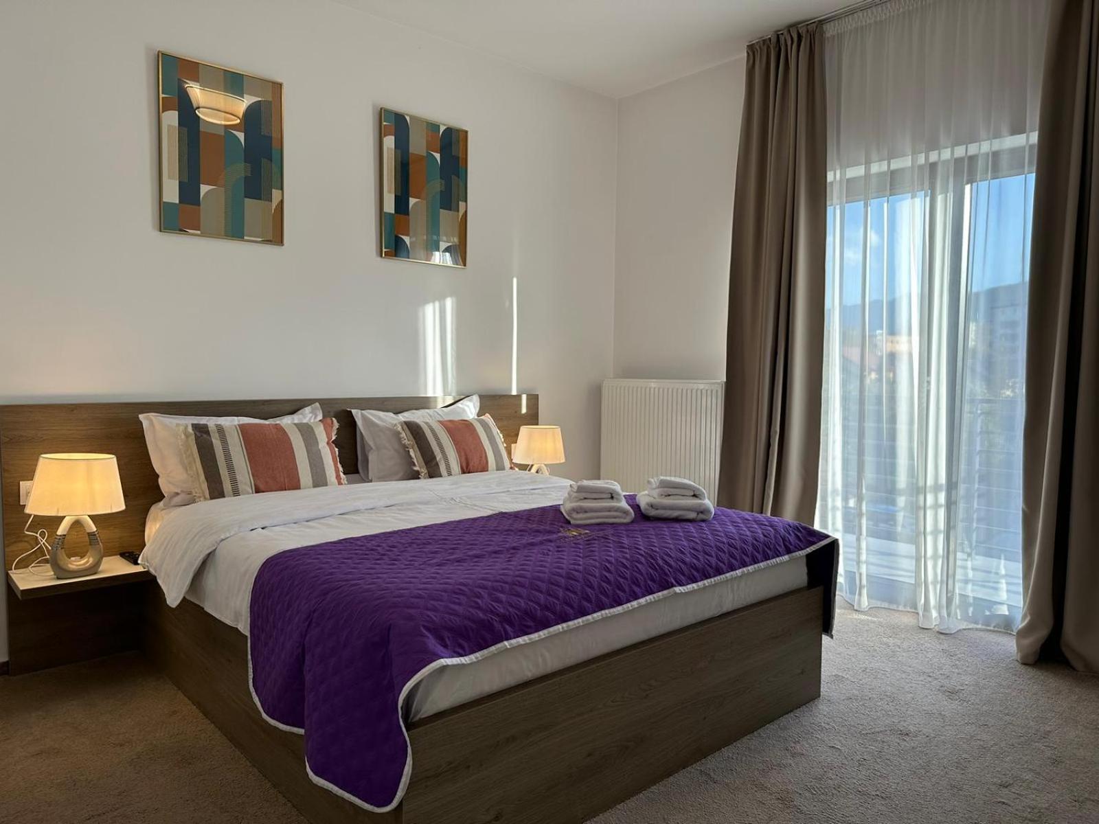 Luxury Glam Apartments & Studios Near Coresi Mall Brasov Ngoại thất bức ảnh