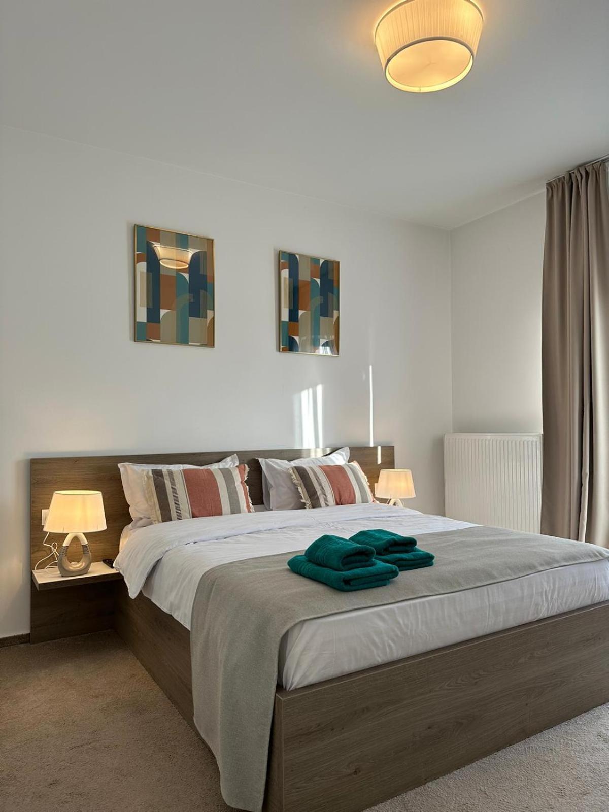 Luxury Glam Apartments & Studios Near Coresi Mall Brasov Ngoại thất bức ảnh