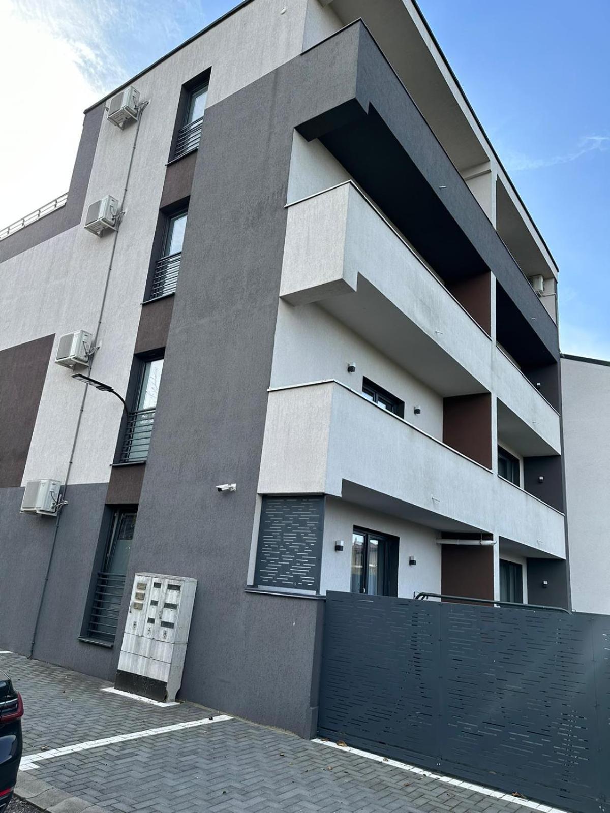 Luxury Glam Apartments & Studios Near Coresi Mall Brasov Ngoại thất bức ảnh