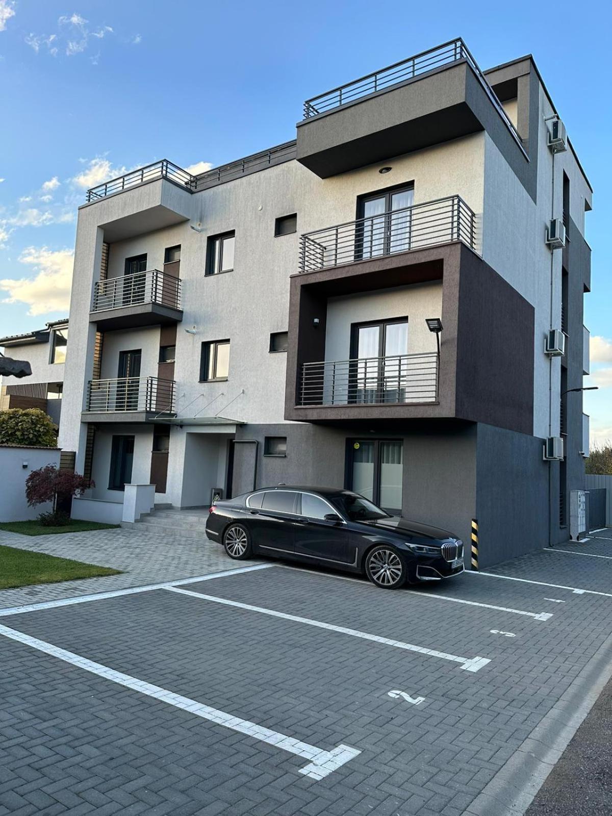 Luxury Glam Apartments & Studios Near Coresi Mall Brasov Ngoại thất bức ảnh
