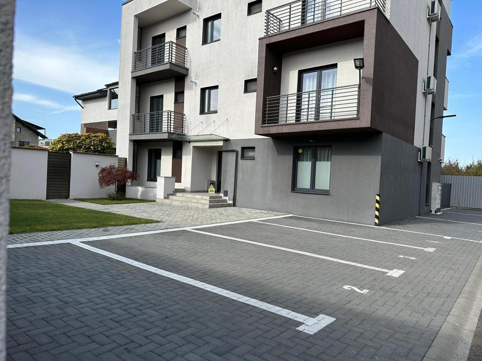 Luxury Glam Apartments & Studios Near Coresi Mall Brasov Ngoại thất bức ảnh
