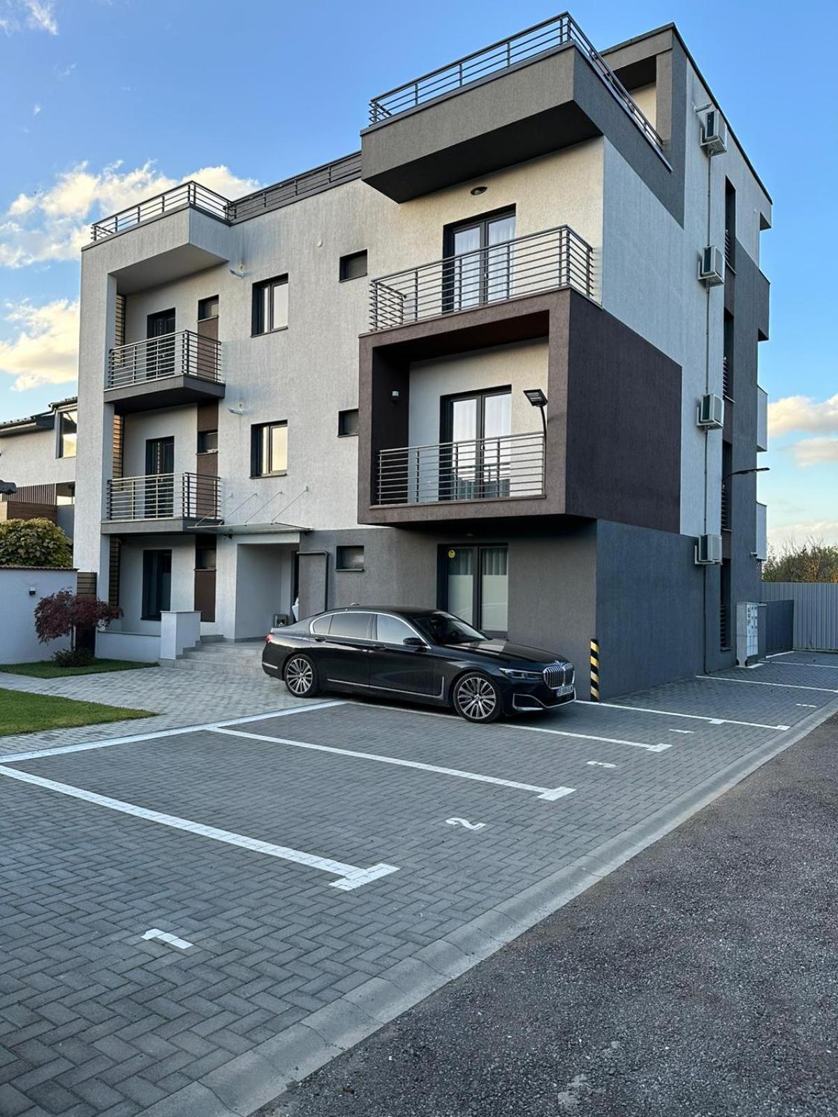 Luxury Glam Apartments & Studios Near Coresi Mall Brasov Ngoại thất bức ảnh